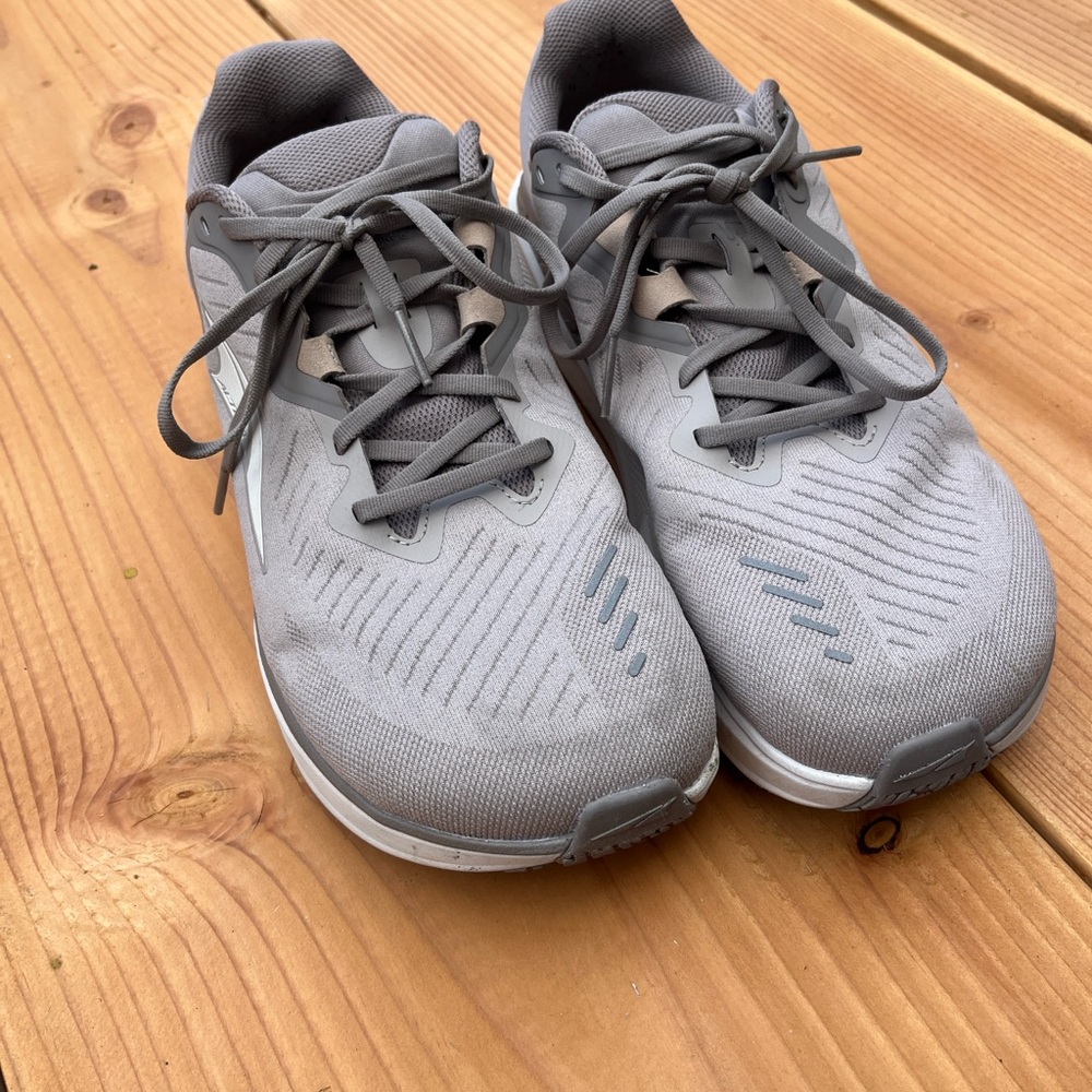 Altra Light Gray Running Shoes - Picture 2 of 10